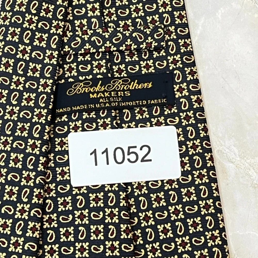Brooks Brothers Makers Mens' All Silk Necktie Paisley Geometric